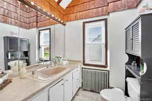 207 New Hyde Park Rd, New Hyde Park, NY 11040 - Photo 16