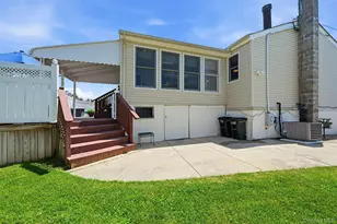 661 Shore Dr, Oakdale, NY 11769 - Photo 38