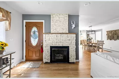 102 Garfield Place, Massapequa, NY 11758 - Photo 6