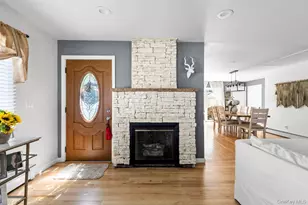 102 Garfield Pl, Massapequa, NY 11758 - Photo 6