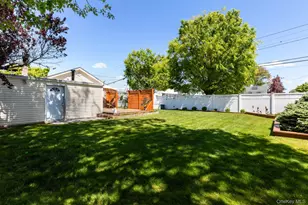 102 Garfield Pl, Massapequa, NY 11758 - Photo 22