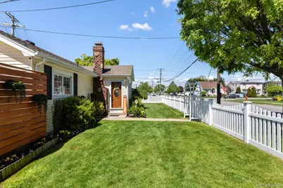 102 Garfield Place, Massapequa, NY 11758 - Photo 26