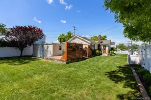 102 Garfield Pl, Massapequa, NY 11758 - Photo 24