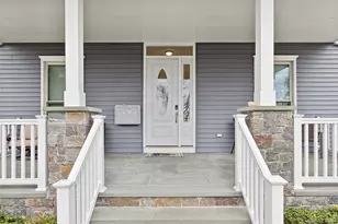 15 Summit Pl, Glen Cove, NY 11542 - Photo 2
