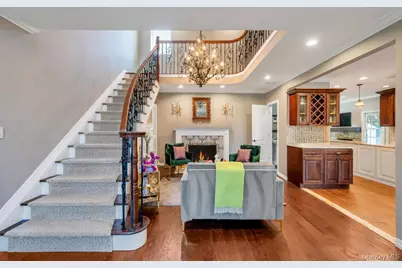 357 Wynsum Avenue, Merrick, NY 11566 - Photo 6