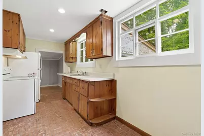 16 Hornbeck Road, Poughkeepsie, NY 12603 - Photo 2