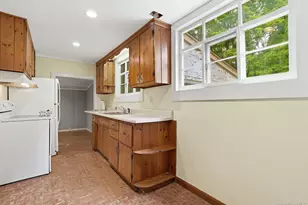 16 Hornbeck Rd, Poughkeepsie, NY 12603 - Photo 2