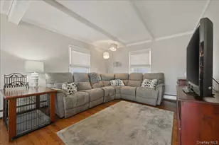 13 Grove Ln, Levittown, NY 11756 - Photo 10