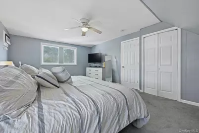 13 Grove Lane, Levittown, NY 11756 - Photo 22