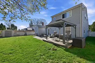 13 Grove Ln, Levittown, NY 11756 - Photo 32