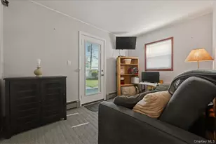 13 Grove Ln, Levittown, NY 11756 - Photo 16