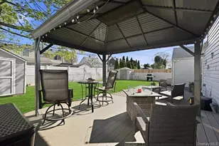 13 Grove Ln, Levittown, NY 11756 - Photo 28