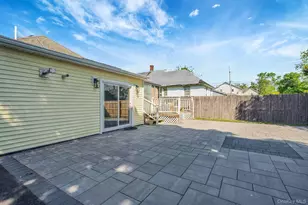 119 N 1st Ave, Bay Shore, NY 11706 - Photo 4