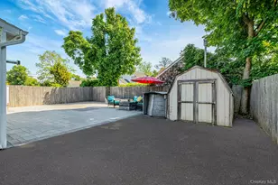 119 N 1st Ave, Bay Shore, NY 11706 - Photo 10