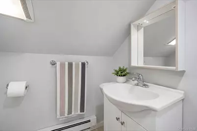 119 N 1st Avenue, Bay Shore, NY 11706 - Photo 32