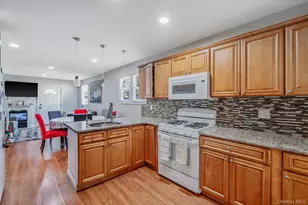 119 N 1st Ave, Bay Shore, NY 11706 - Photo 16