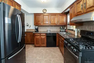 251 Mckinley Pkwy, Mineola, NY 11501 - Photo 8