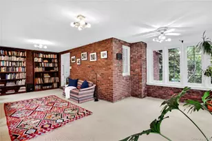 10 Crescent Rd, Port Washington, NY 11050 - Photo 6