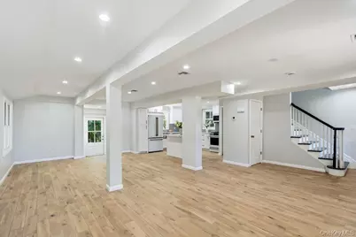 17 Tatterson Street, Roslyn, NY 11576 - Photo 12