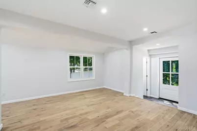 17 Tatterson Street, Roslyn, NY 11576 - Photo 14
