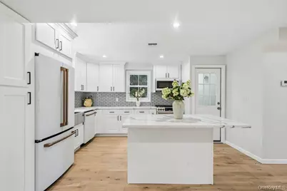 17 Tatterson Street, Roslyn, NY 11576 - Photo 6