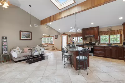 1414 Illinois Avenue, Bay Shore, NY 11706 - Photo 8