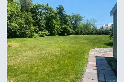 27 Martin Court, Great Neck, NY 11024 - Photo 20
