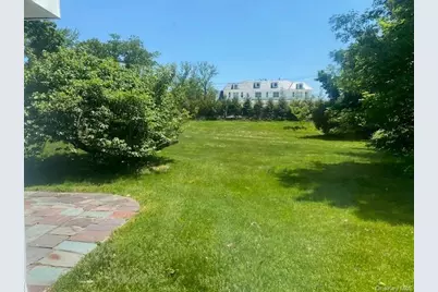 27 Martin Court, Great Neck, NY 11024 - Photo 22