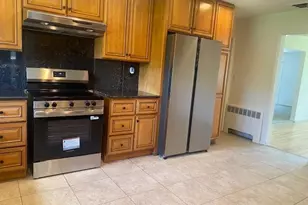 27 Martin Ct, Great Neck, NY 11024 - Photo 12