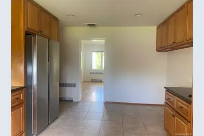 27 Martin Court, Great Neck, NY 11024 - Photo 10