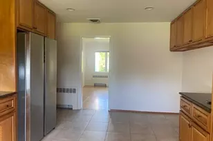 27 Martin Ct, Great Neck, NY 11024 - Photo 10