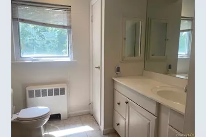 27 Martin Court, Great Neck, NY 11024 - Photo 16