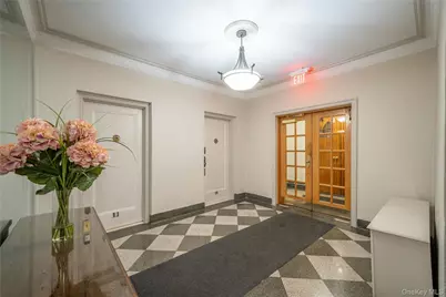 45 Pondfield Road W #1G, Bronxville, NY 10708 - Photo 4
