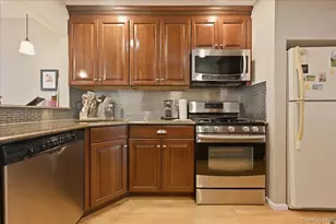 5 Hastings Rd, Massapequa, NY 11758 - Photo 10