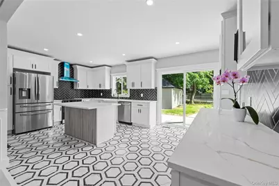 74 Lincoln Avenue, Islip Terrace, NY 11752 - Photo 22