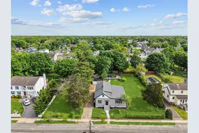74 Lincoln Avenue, Islip Terrace, NY 11752 - Photo 2