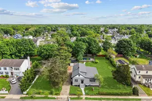 74 Lincoln Ave, Islip Terrace, NY 11752 - Photo 2