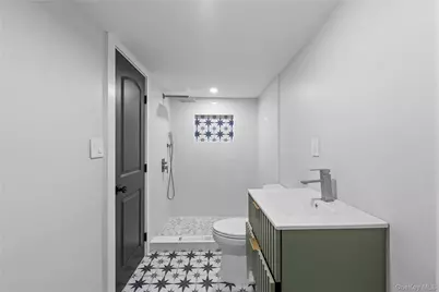 74 Lincoln Avenue, Islip Terrace, NY 11752 - Photo 36
