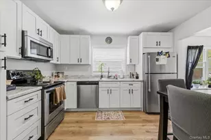 745 Greenbelt Pkwy W, Holbrook, NY 11741 - Photo 10