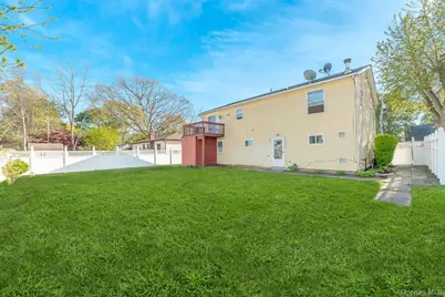 15 S 27th Street, Wyandanch, NY 11798 - Photo 4