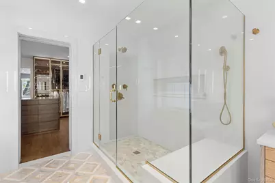 227 Ibis Court, Manhasset, NY 11030 - Photo 20