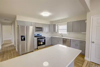 207 Catherine Avenue, Franklin Square, NY 11010 - Photo 4