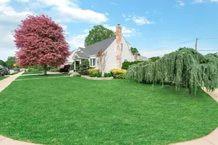 56 Columbine Ave, Merrick, NY 11566 - Photo 2