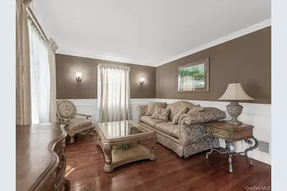 56 Columbine Avenue, Merrick, NY 11566 - Photo 4