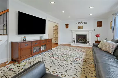 60 Pilgrim Court, Pearl River, NY 10965 - Photo 6