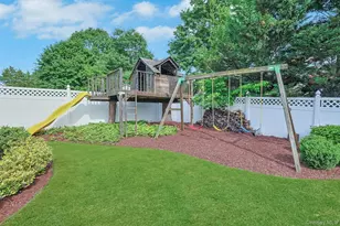 60 Pilgrim Ct, Pearl River, NY 10965 - Photo 32
