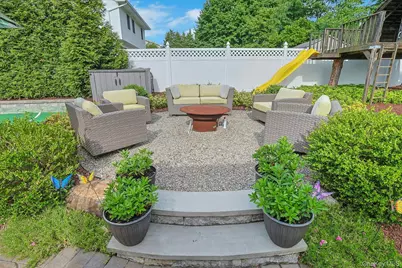 60 Pilgrim Court, Pearl River, NY 10965 - Photo 4