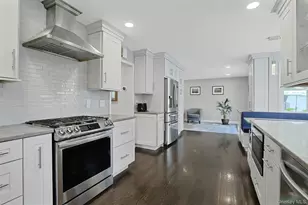 60 Pilgrim Ct, Pearl River, NY 10965 - Photo 12