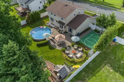 60 Pilgrim Court, Pearl River, NY 10965 - Photo 2