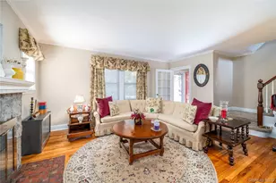 19 St Thomas Pl, Malverne, NY 11565 - Photo 4